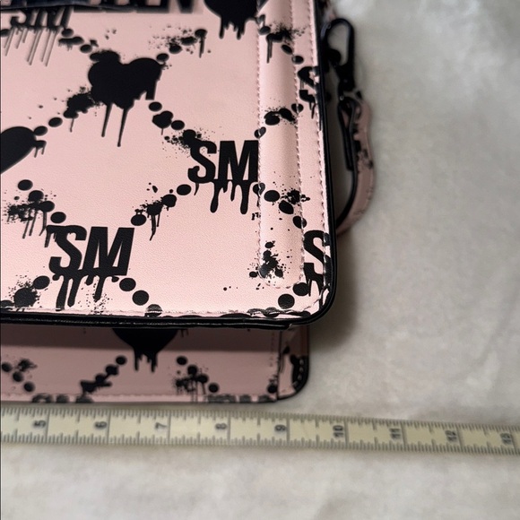 STEVE MADDEN EVELYN BLEEDING HEARTS CROSSBODY BAG W COIN PURSE HALLOWEEN PINK - Picture 4 of 14